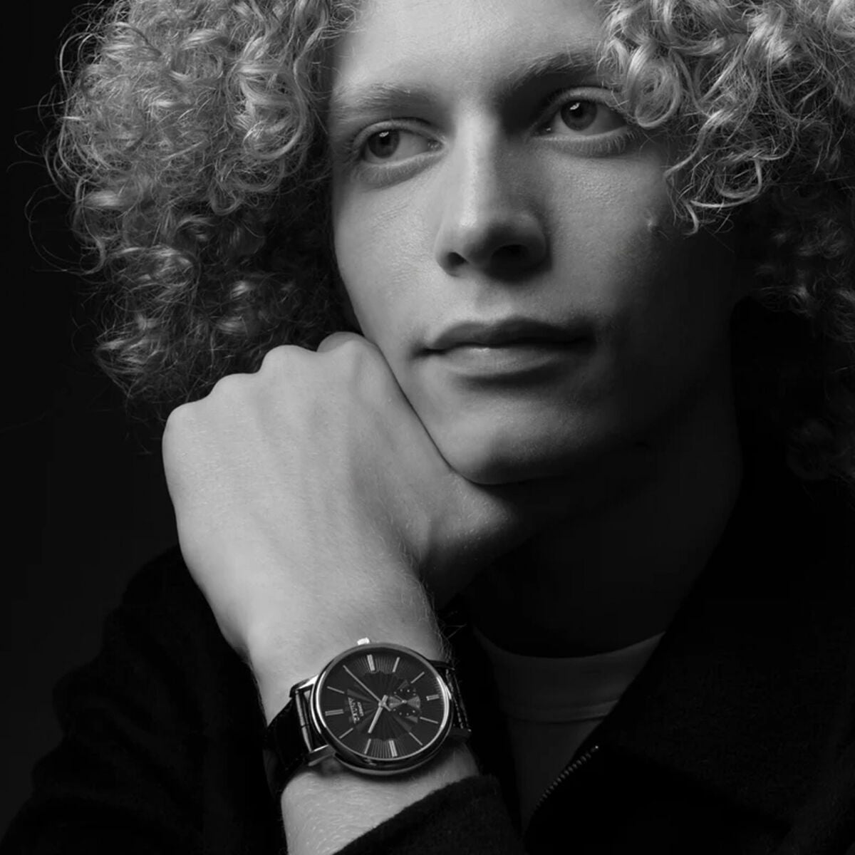 V2H2929F41A9DC792D70B50BB2036F8545CR7660051P5