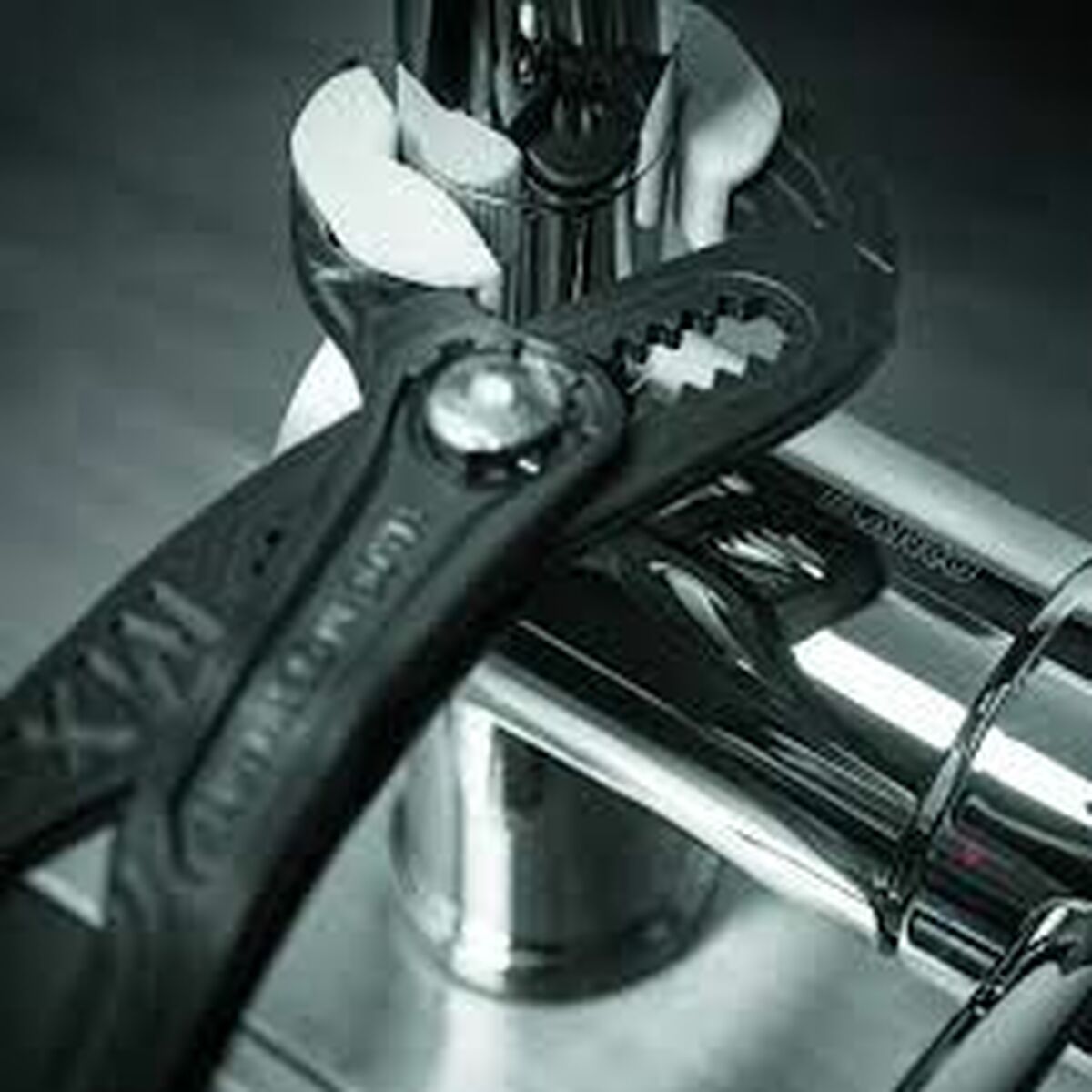 V3H2E2126CA39F96CEFA0A58B52BDC1D341R6622369P4