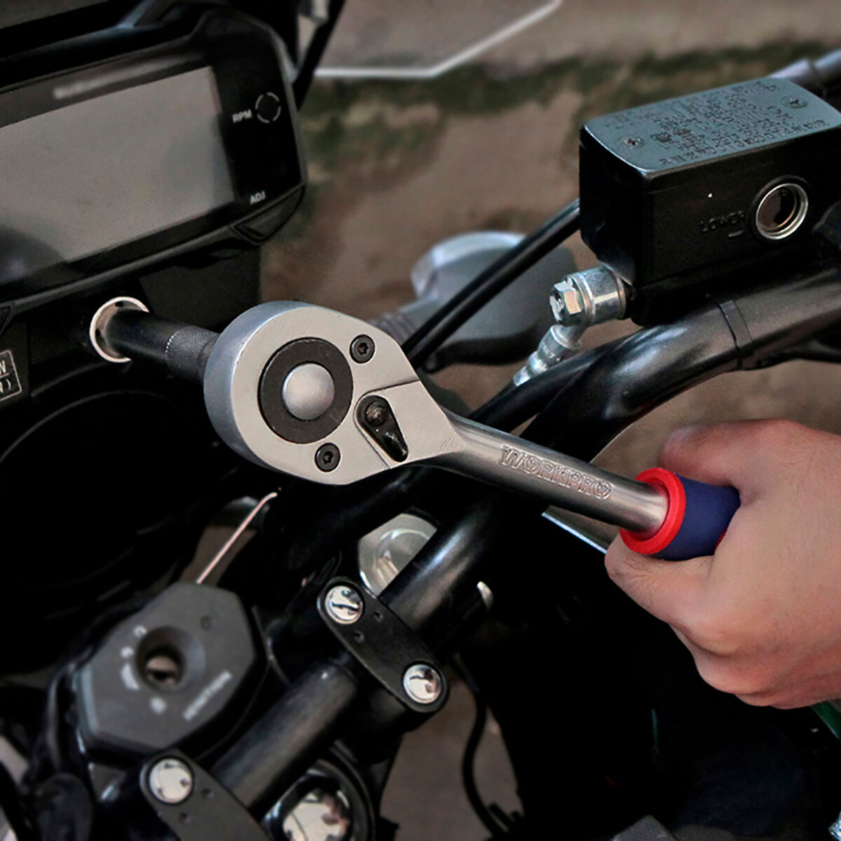 V2H93938ADEFE32C87EB06DA19AF98CB199R7364521P6