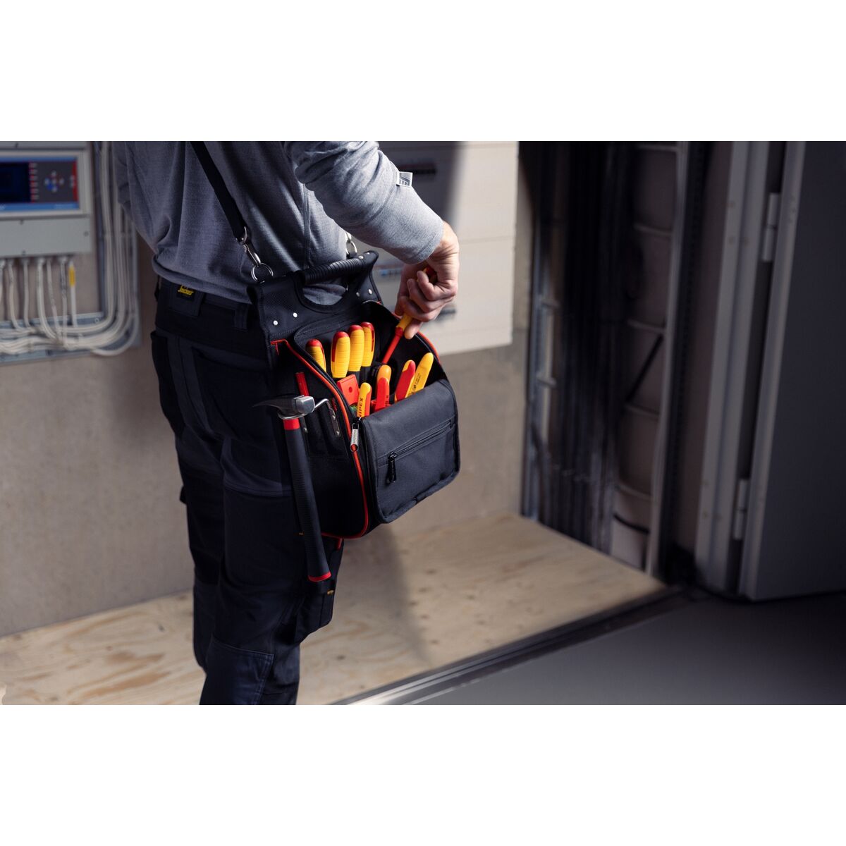 V2H7CD1B5DDB511A647E2B5D83FEEE00CD6R7213835P6