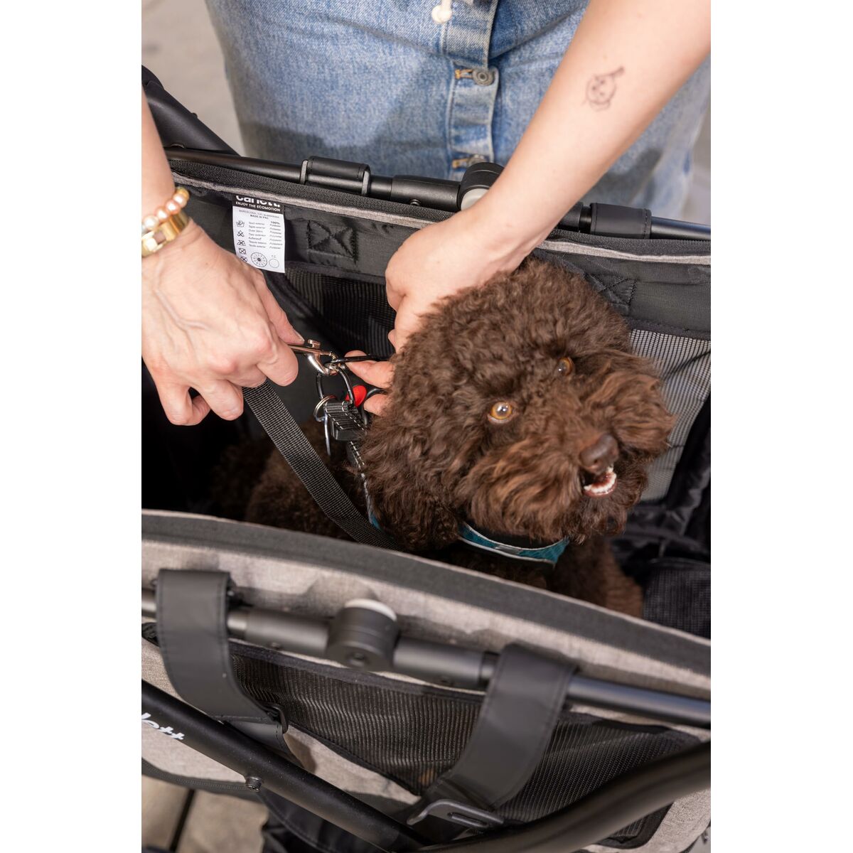 V2H8FF2F5D700B9CA7A4EAEBB596F9FBD89R6716270P5