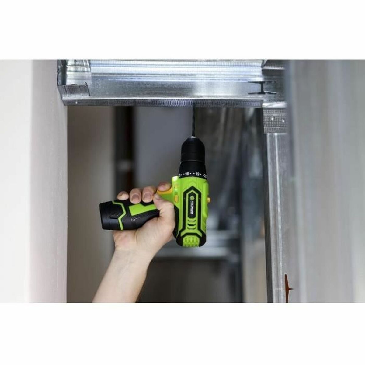 V8H3E7814473215C3B3D8C5951372F54399R7232127P6